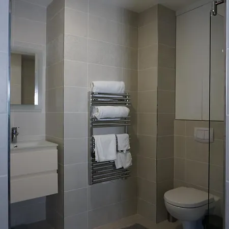 Residences Grande Jatte, Bord De Seine, 52m2 A 97m2, Hopital Americain A 600m Apartament